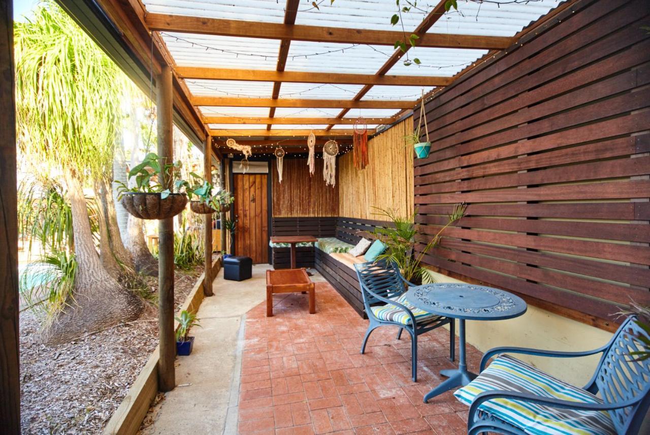 Ozzie Pozzie Backpackers Hostel Port Macquarie Exterior foto