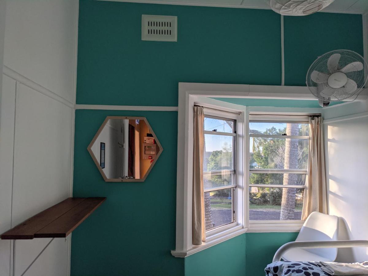 Ozzie Pozzie Backpackers Hostel Port Macquarie Exterior foto