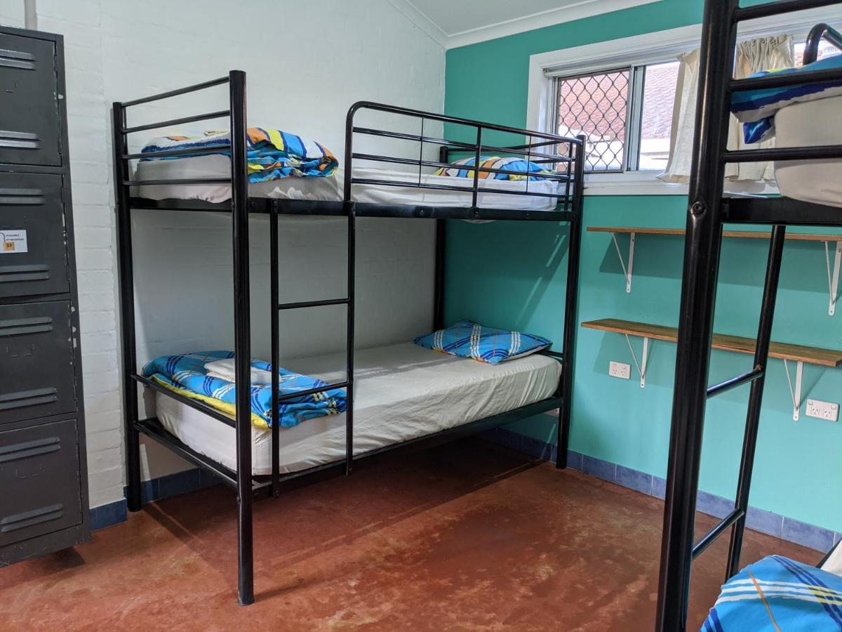 Ozzie Pozzie Backpackers Hostel Port Macquarie Exterior foto
