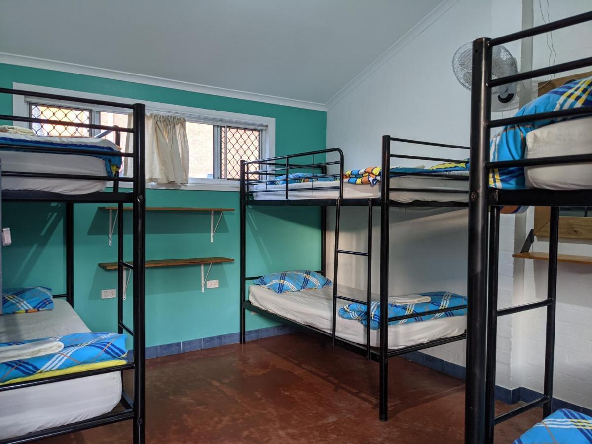 Ozzie Pozzie Backpackers Hostel Port Macquarie Exterior foto