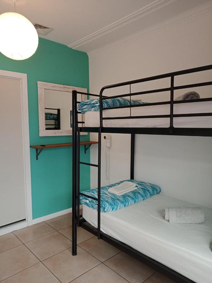Ozzie Pozzie Backpackers Hostel Port Macquarie Exterior foto