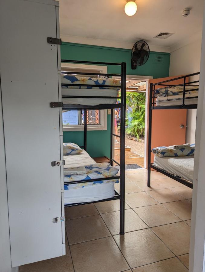Ozzie Pozzie Backpackers Hostel Port Macquarie Exterior foto