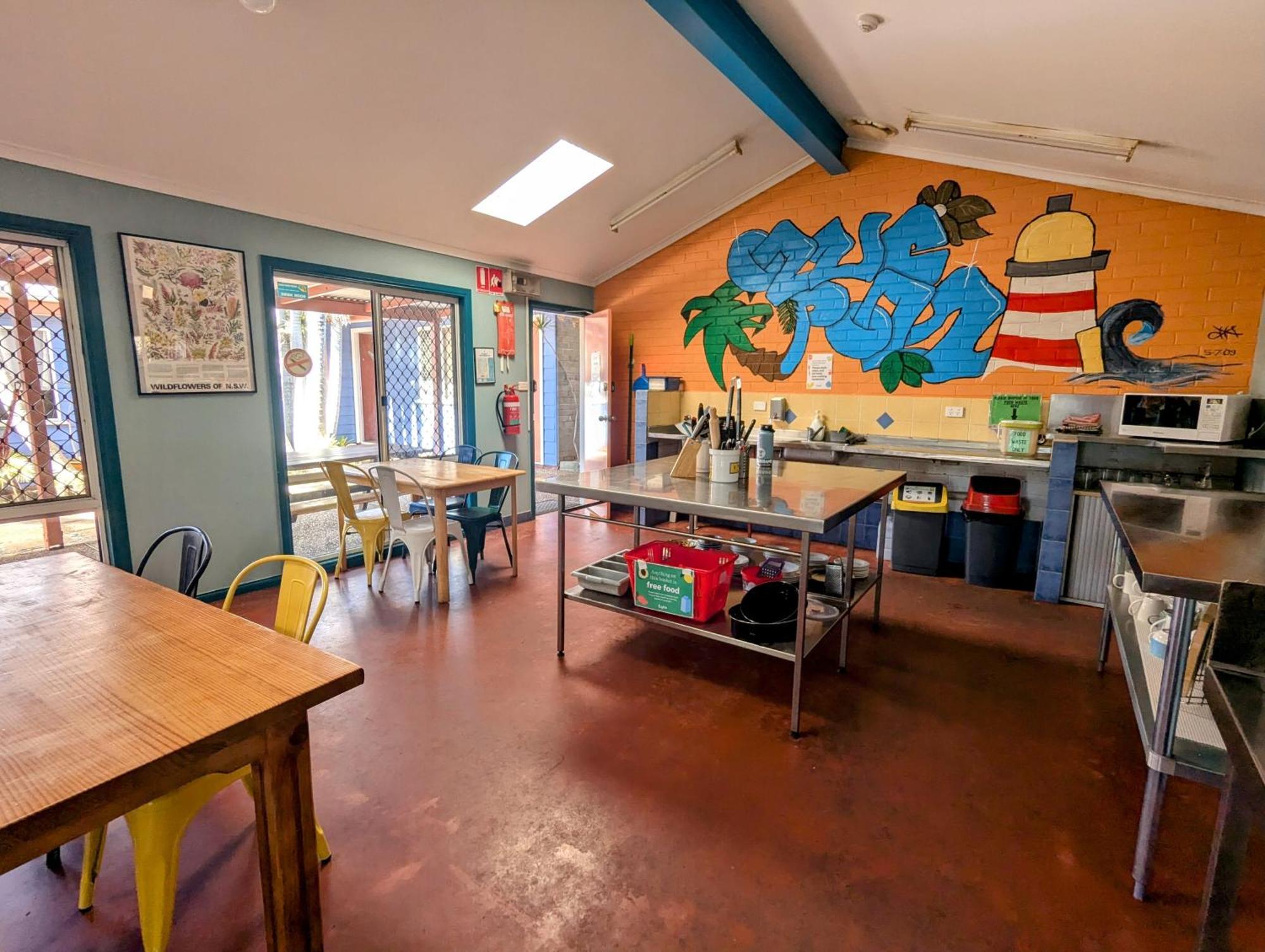 Ozzie Pozzie Backpackers Hostel Port Macquarie Exterior foto