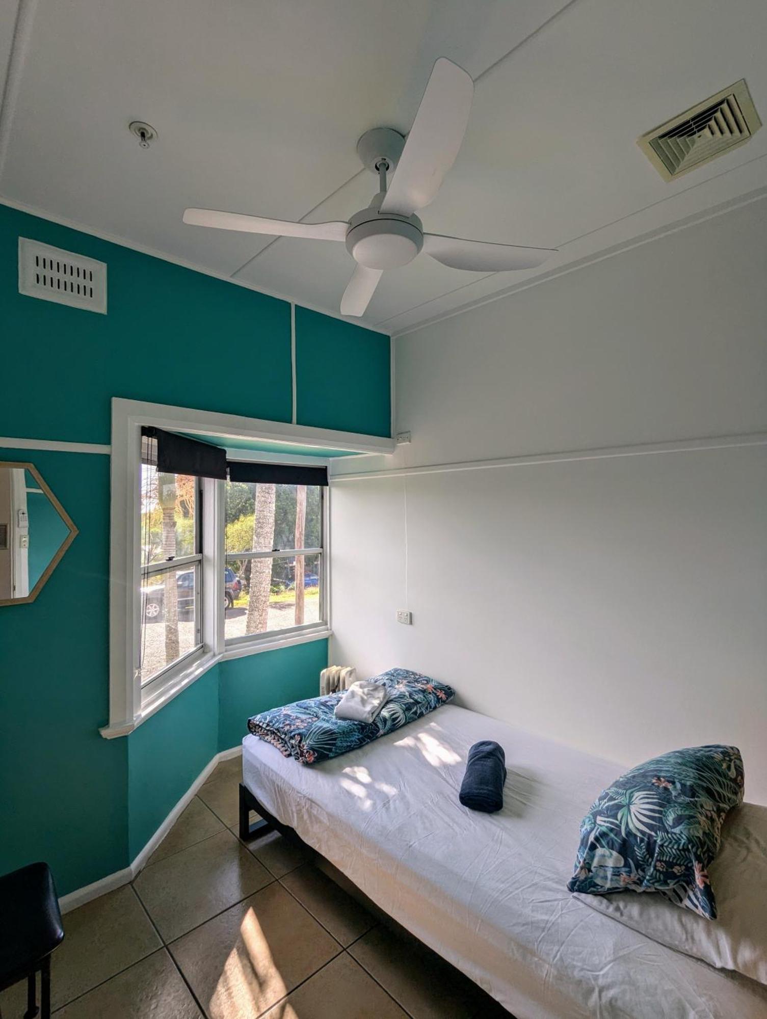 Ozzie Pozzie Backpackers Hostel Port Macquarie Exterior foto