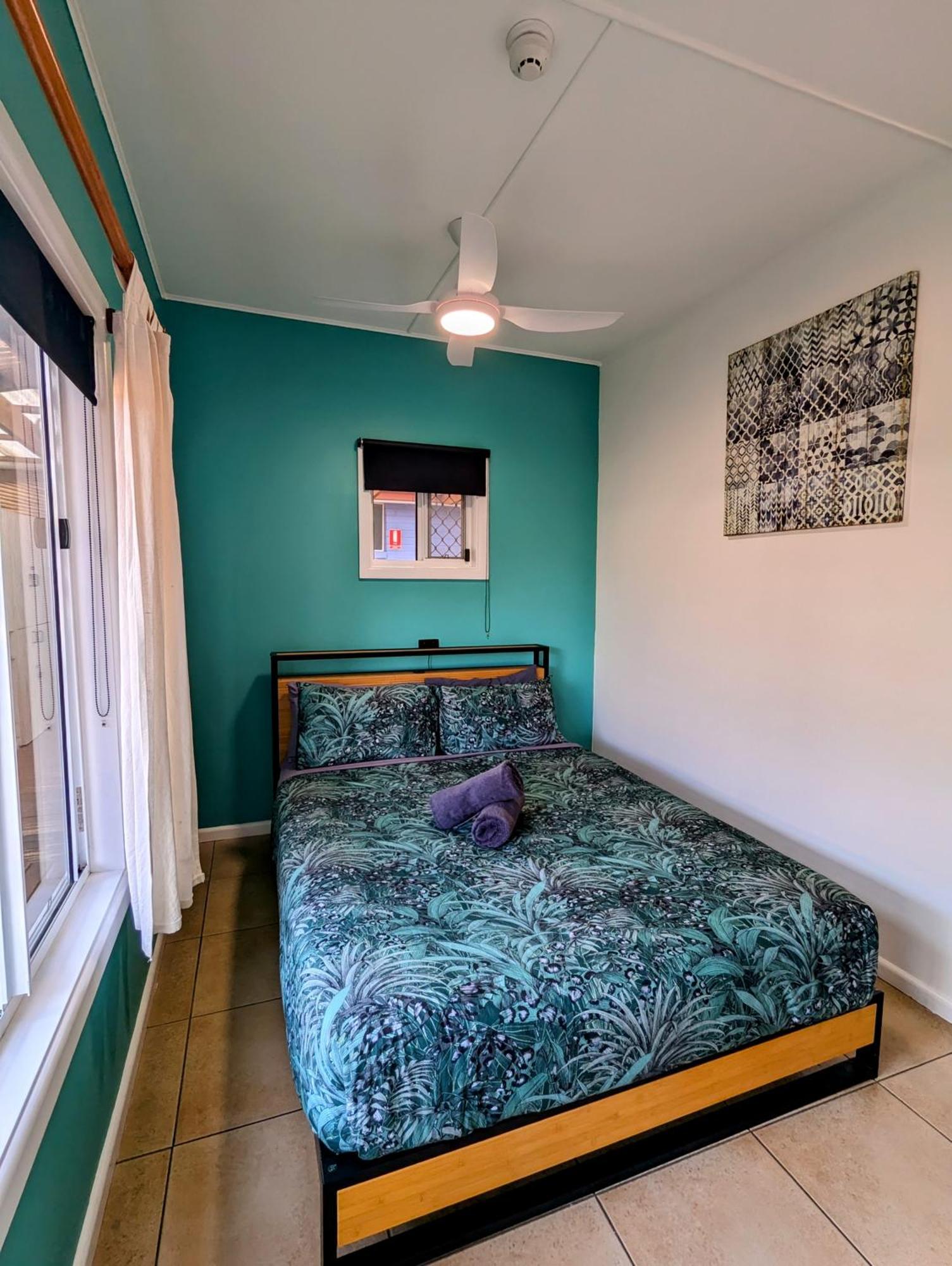 Ozzie Pozzie Backpackers Hostel Port Macquarie Exterior foto