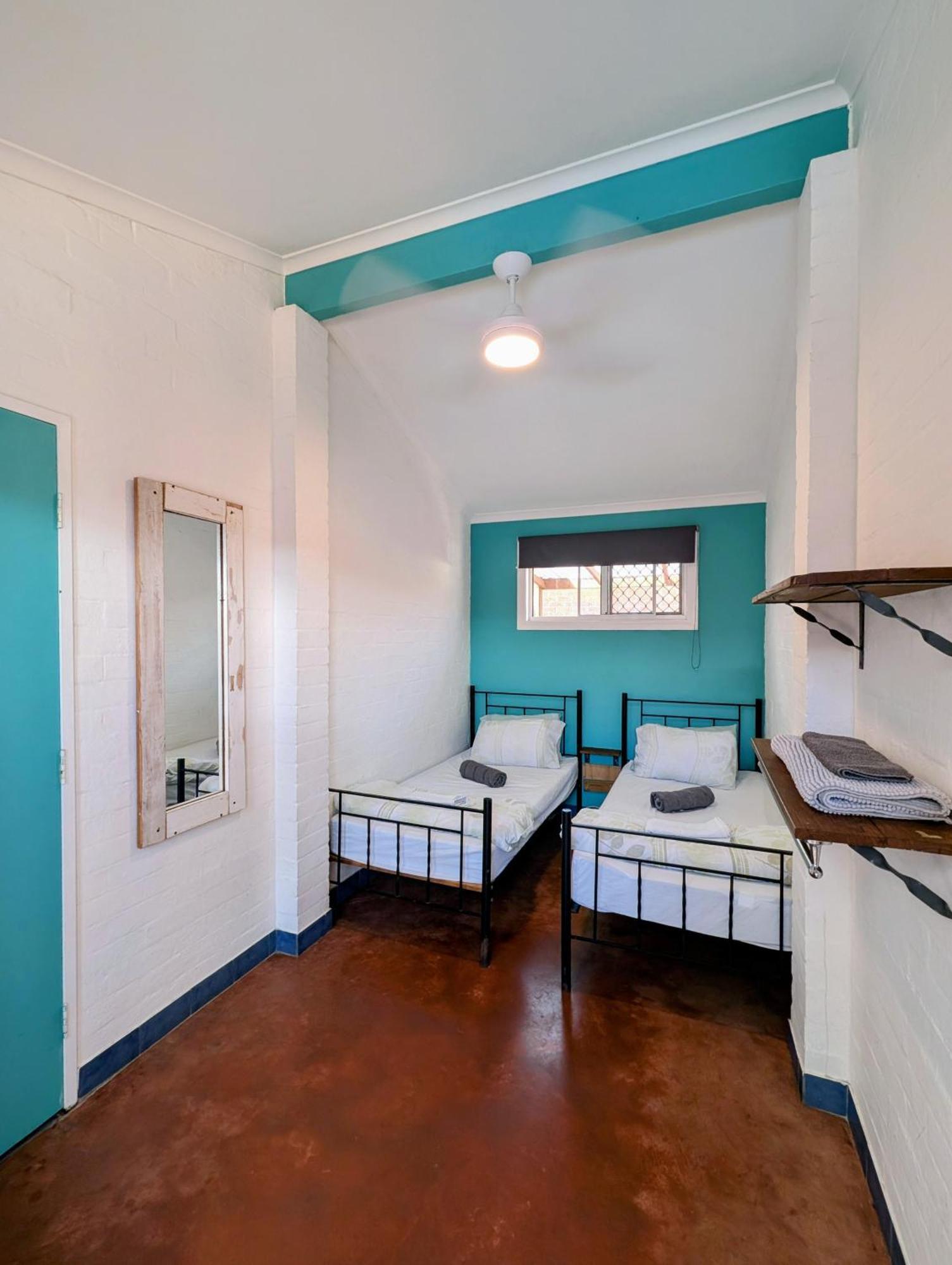 Ozzie Pozzie Backpackers Hostel Port Macquarie Exterior foto