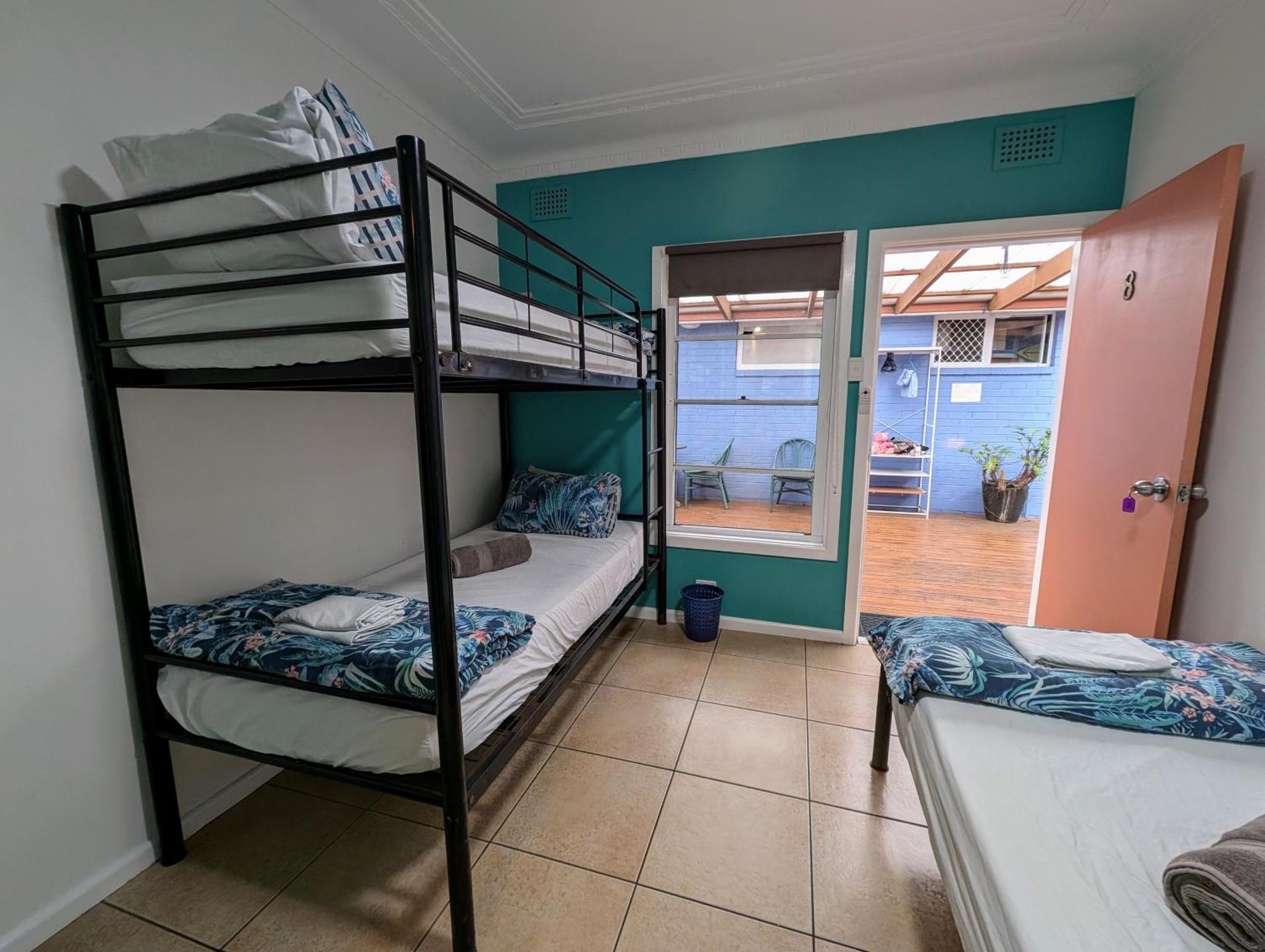 Ozzie Pozzie Backpackers Hostel Port Macquarie Exterior foto