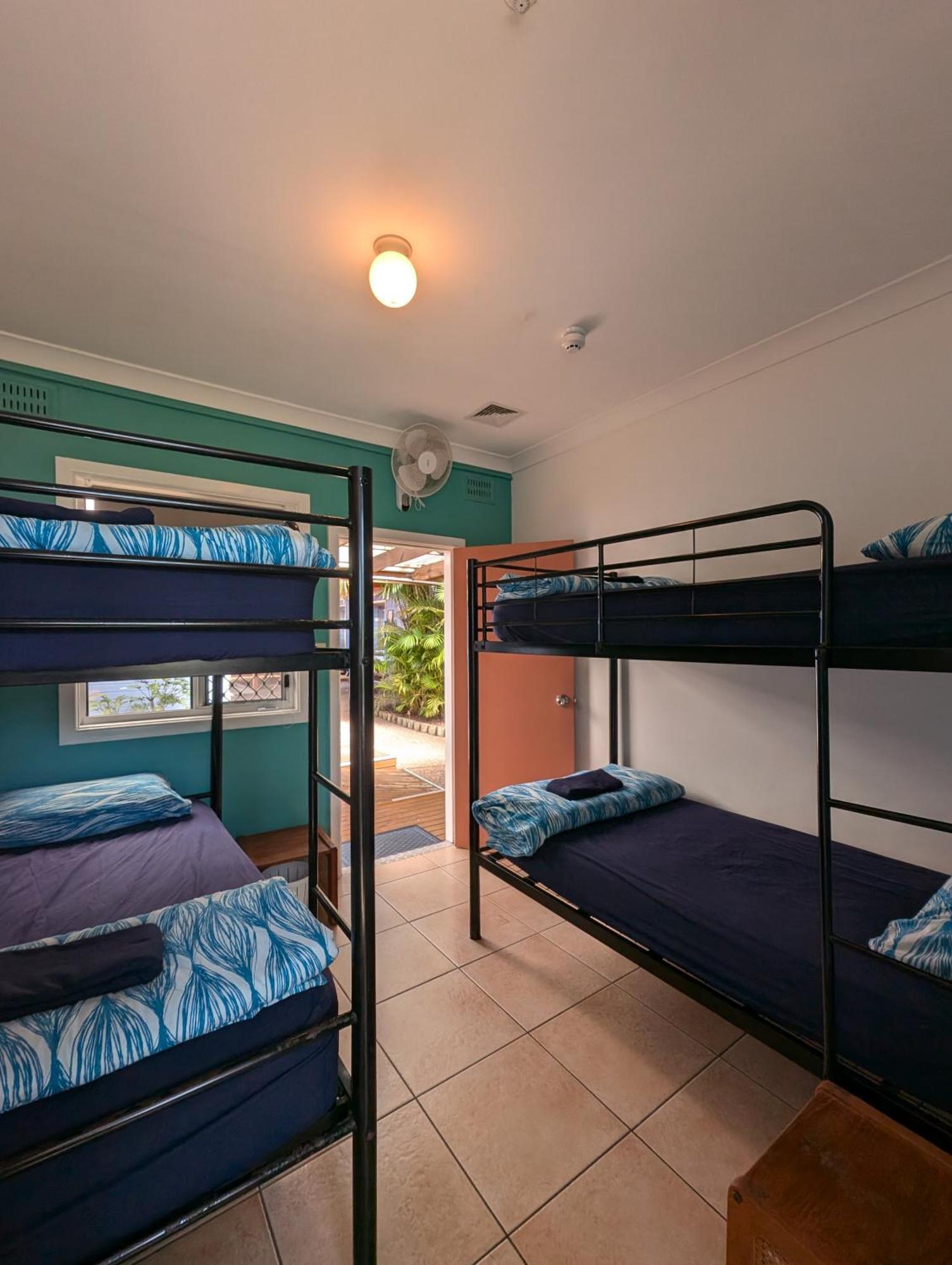 Ozzie Pozzie Backpackers Hostel Port Macquarie Exterior foto