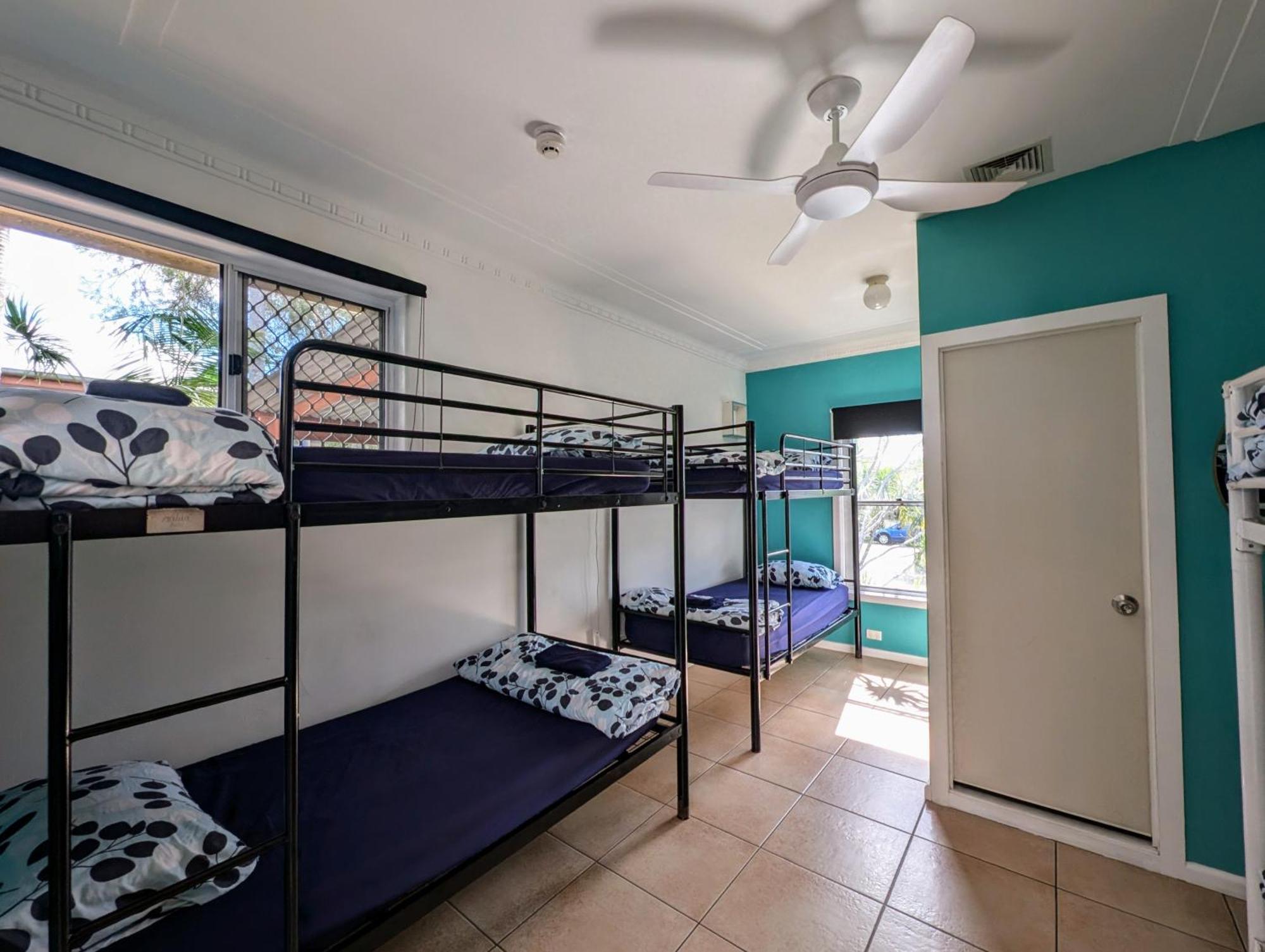 Ozzie Pozzie Backpackers Hostel Port Macquarie Exterior foto