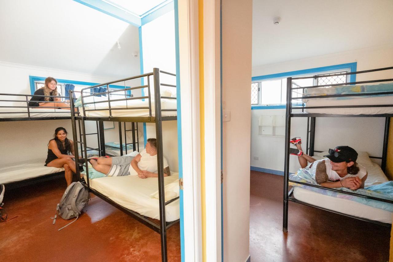 Ozzie Pozzie Backpackers Hostel Port Macquarie Exterior foto
